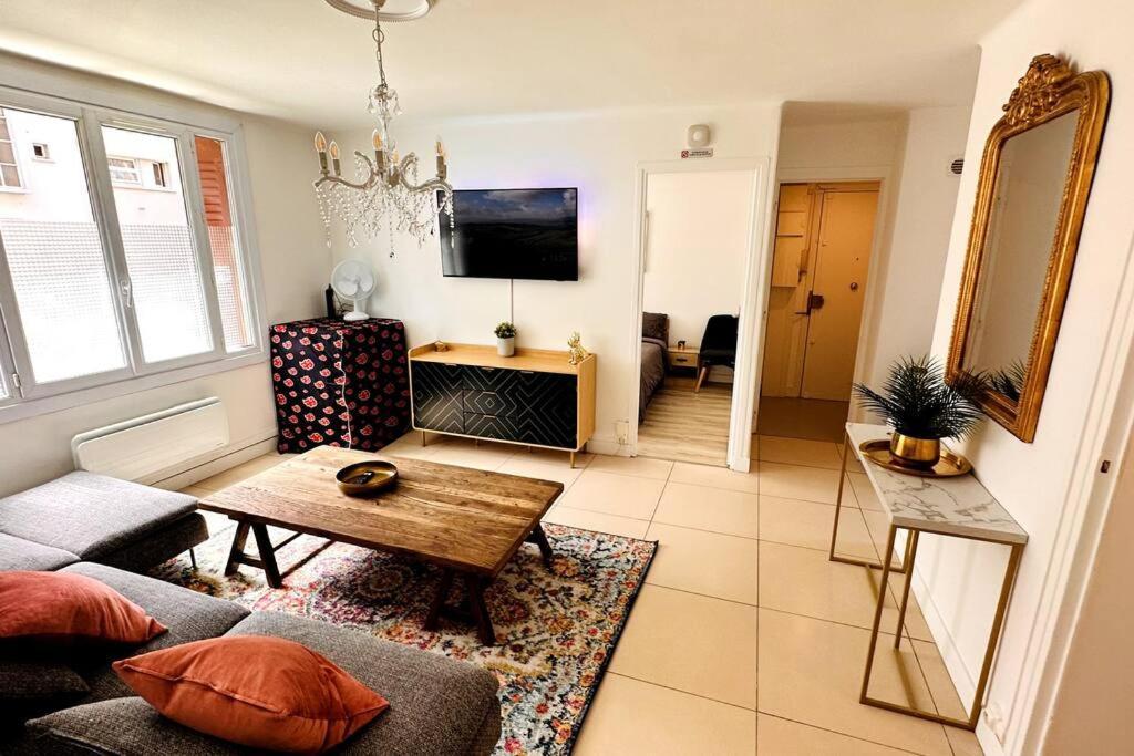 Appartement 3 Chambres + Parking A Lyon 7 Exterior foto